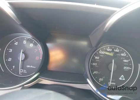 2018 Alfa Romeo Giulia Quadrifoglio Rwd z USA, uszkodzony, nr VIN ZARFAEAV8J7577341